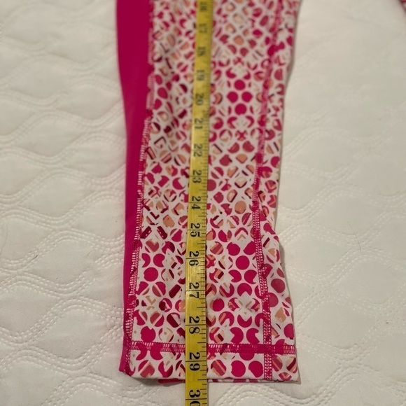 Zelos pink & white leggings, capri length size M - Picture 3 of 7
